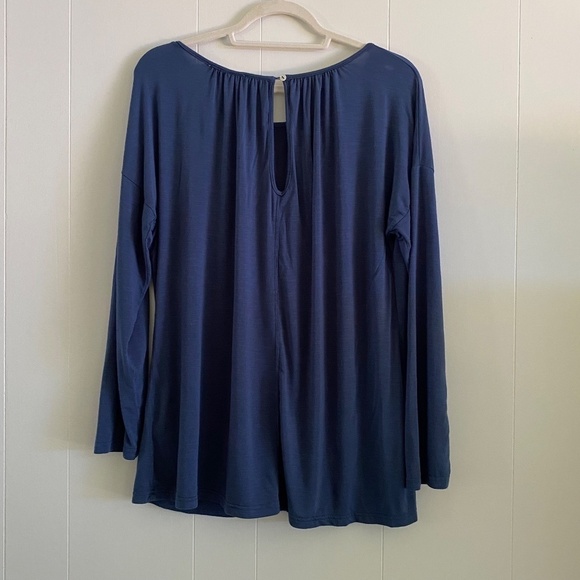 WEEKEND by Suzanne Betro size L blue long sleeve top gathered front - Picture 2 of 9
